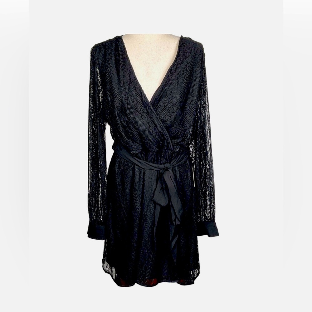 Express EUC women’s Black lace faux wrap mini dress long sleeves size XL